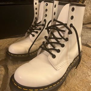 size 8 doc martin 1460 lace up (women’s)